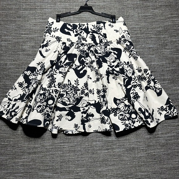 LunaChix Dresses & Skirts - LunaChix Skirt Women Medium White Black Floral A-Line Flare Vintage Made in USA